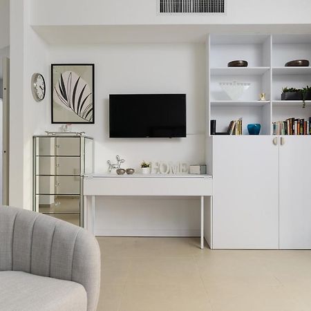 Quiet Hideaway & Terrace Near Beach By Feelhome 텔아비브 외부 사진