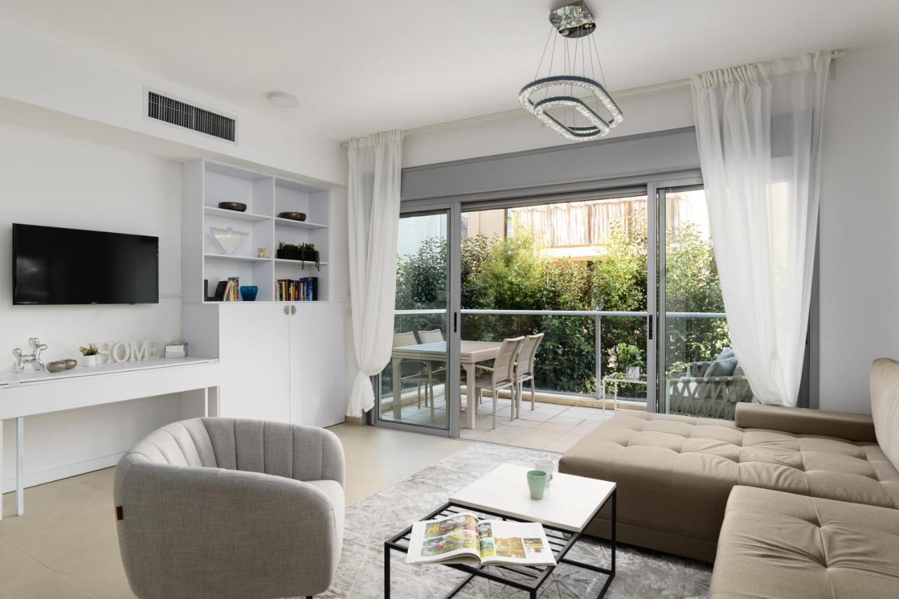 Quiet Hideaway & Terrace Near Beach By Feelhome 텔아비브 외부 사진